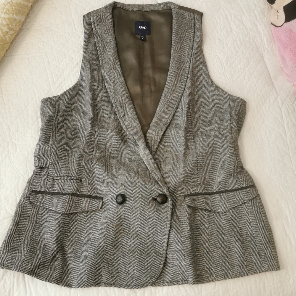 New Gap wool vest
